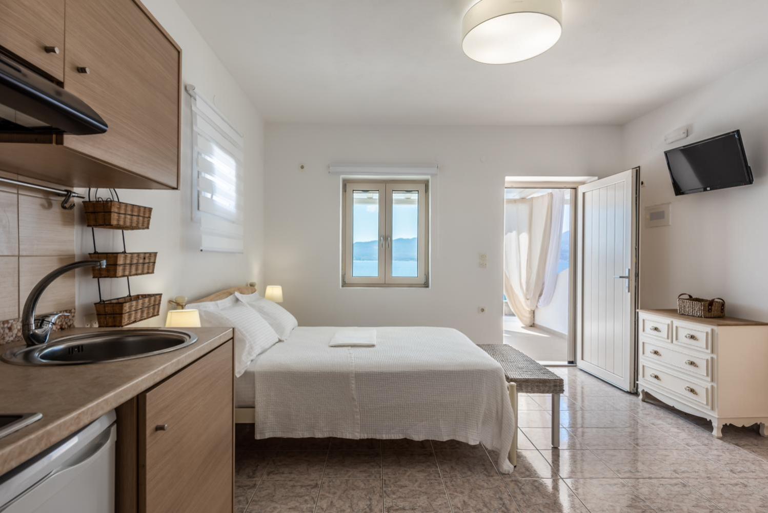 Anemi Suites アダマス 部屋 写真